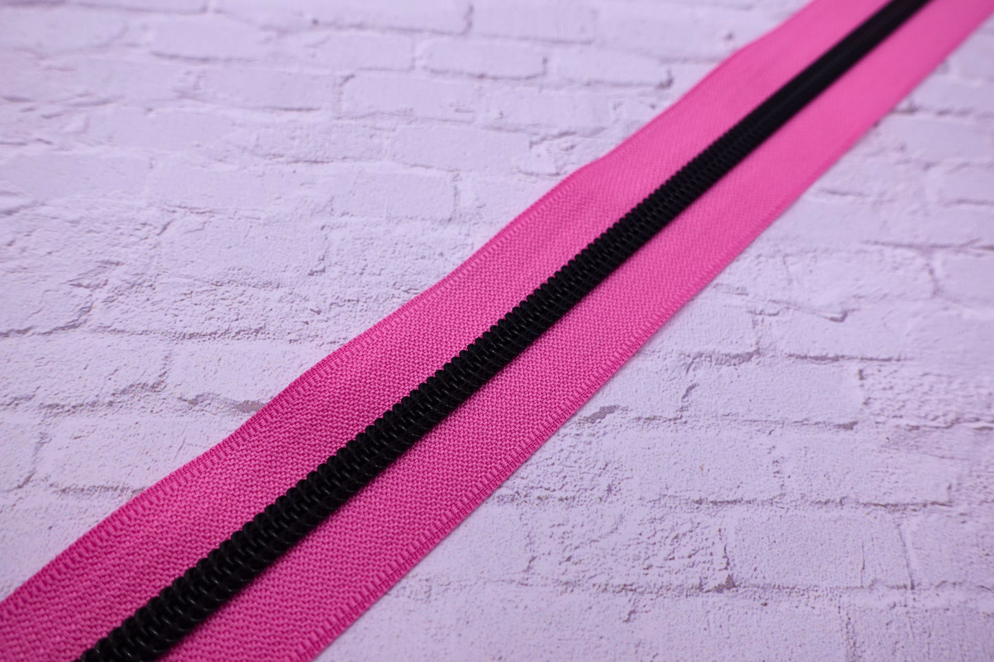 Pink-Black Teeth Zipper Tape # 5 Zipper (1 Meter)