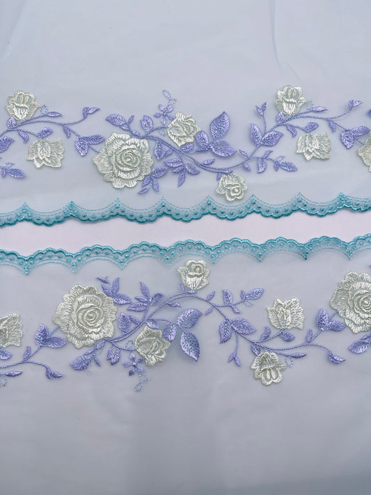 Bleu Rose Rêves - Dentelle de Tulle Brodée 1 Metre (miroir)