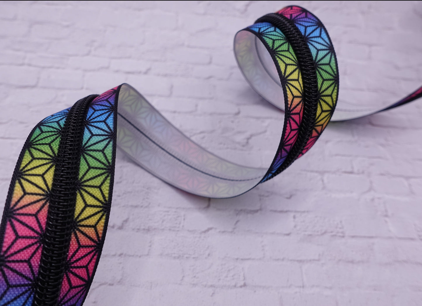 Rainbow Geometric Zipper Tape # 5 Zipper (1 Meter)