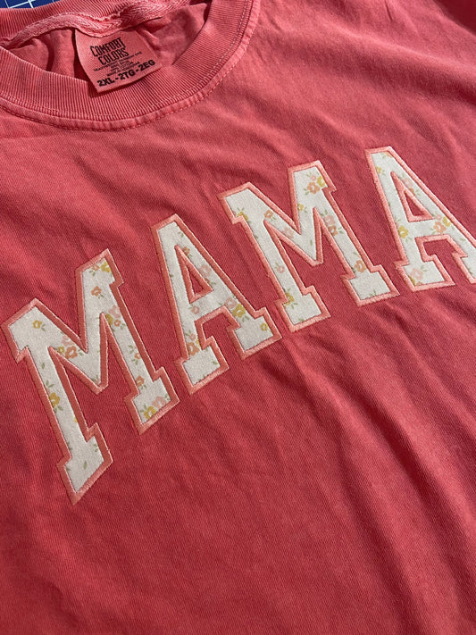 MAMA - T-shirt brodé (Faites-le vôtre!)