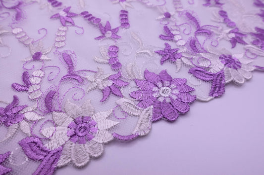 Fleurs Violettes et Blanches - Dentelle de Tulle Brodée